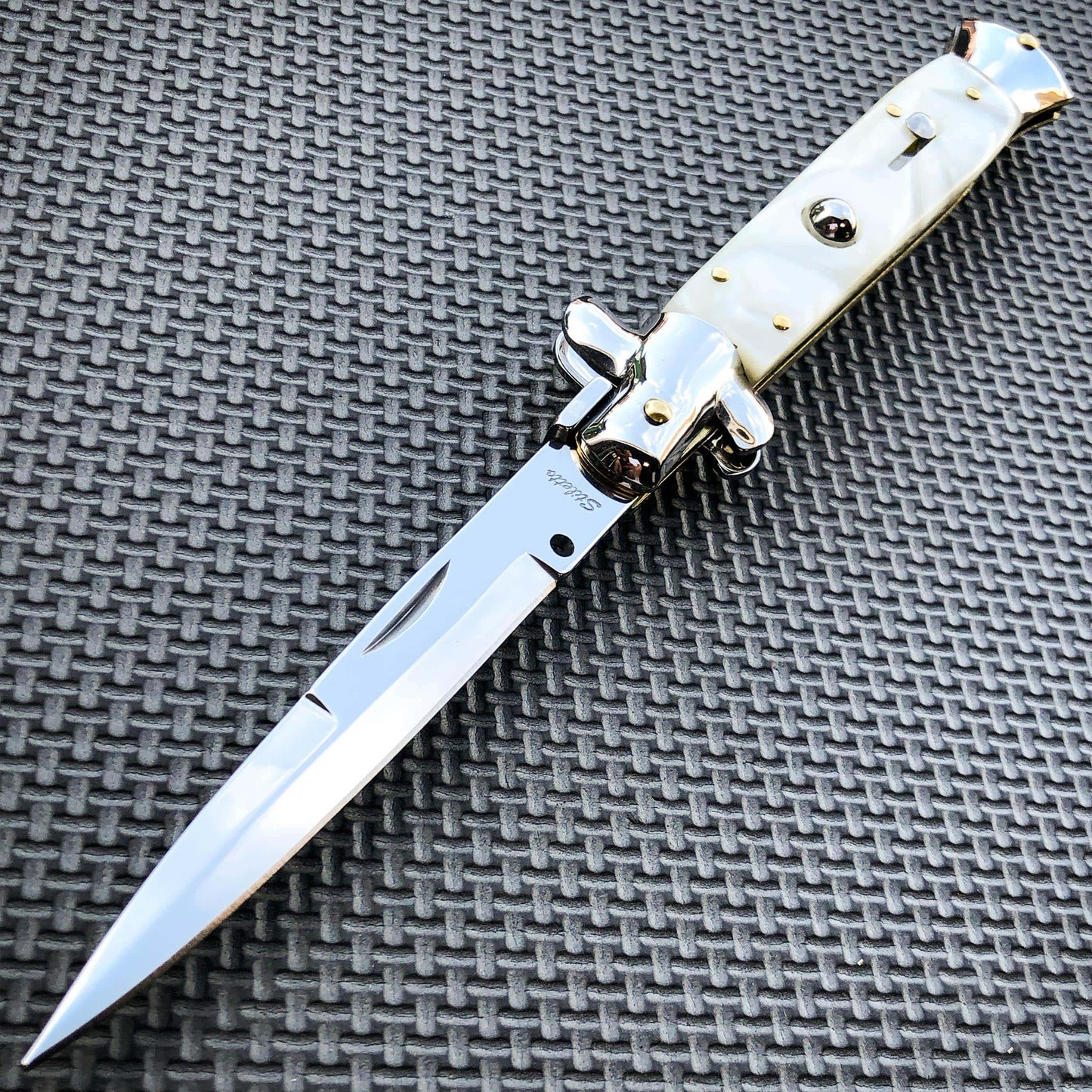 ltalian Stiletto Pocket Knife