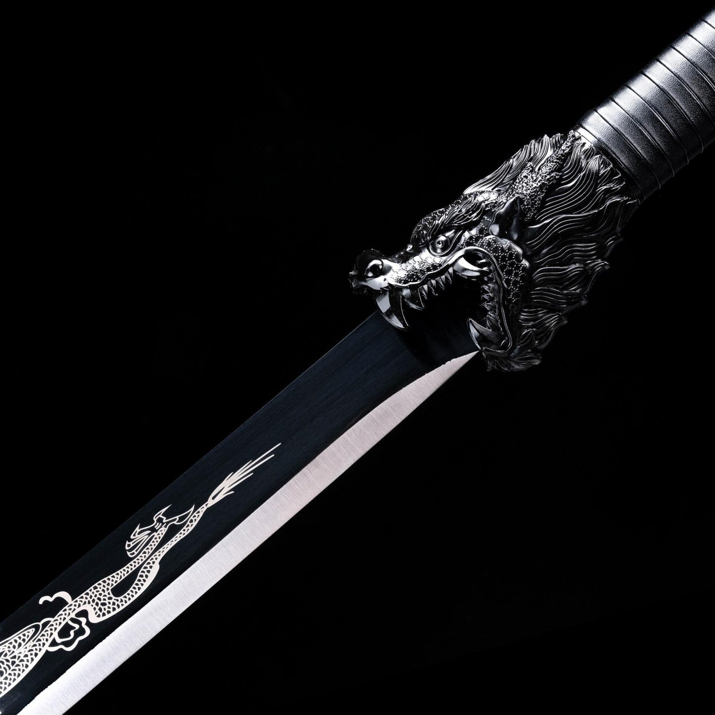 Handmade Dragon Battle Blade Manganese Steel Chinese Sword Black & White